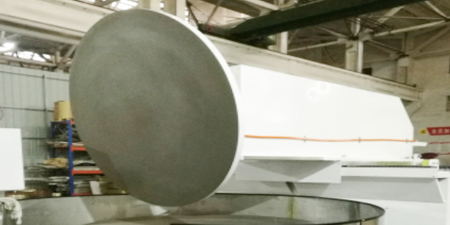 德益機(jī)械成熟的加工經(jīng)驗(yàn)和生產(chǎn)體系，讓客戶(hù)當(dāng)場(chǎng)拍板簽訂年度合作